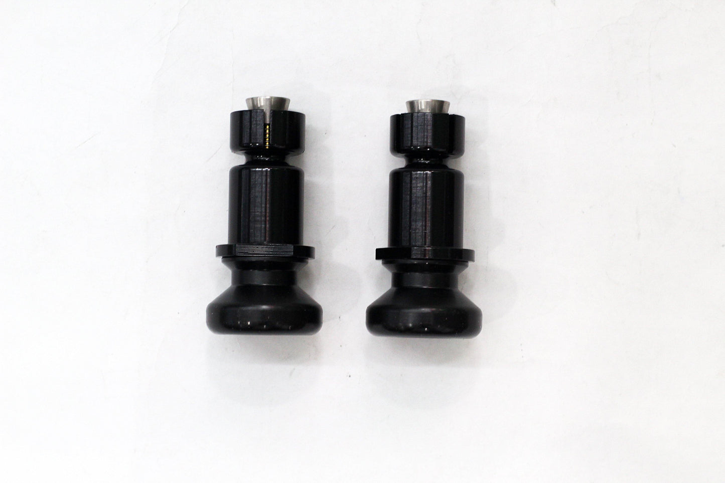 R&G Spindle Sliders fits for Ducati Monster 821 (‘14-) / 959 Panigale (’16-) / Multistrada 950 (’17-) - Durian Bikers