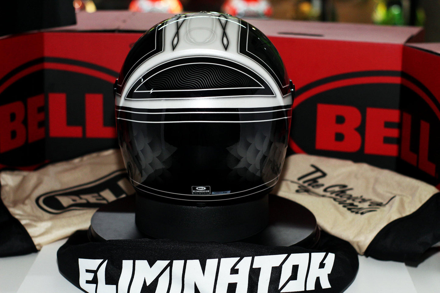 Bell Eliminator (Outlaw Black/White) - Durian Bikers