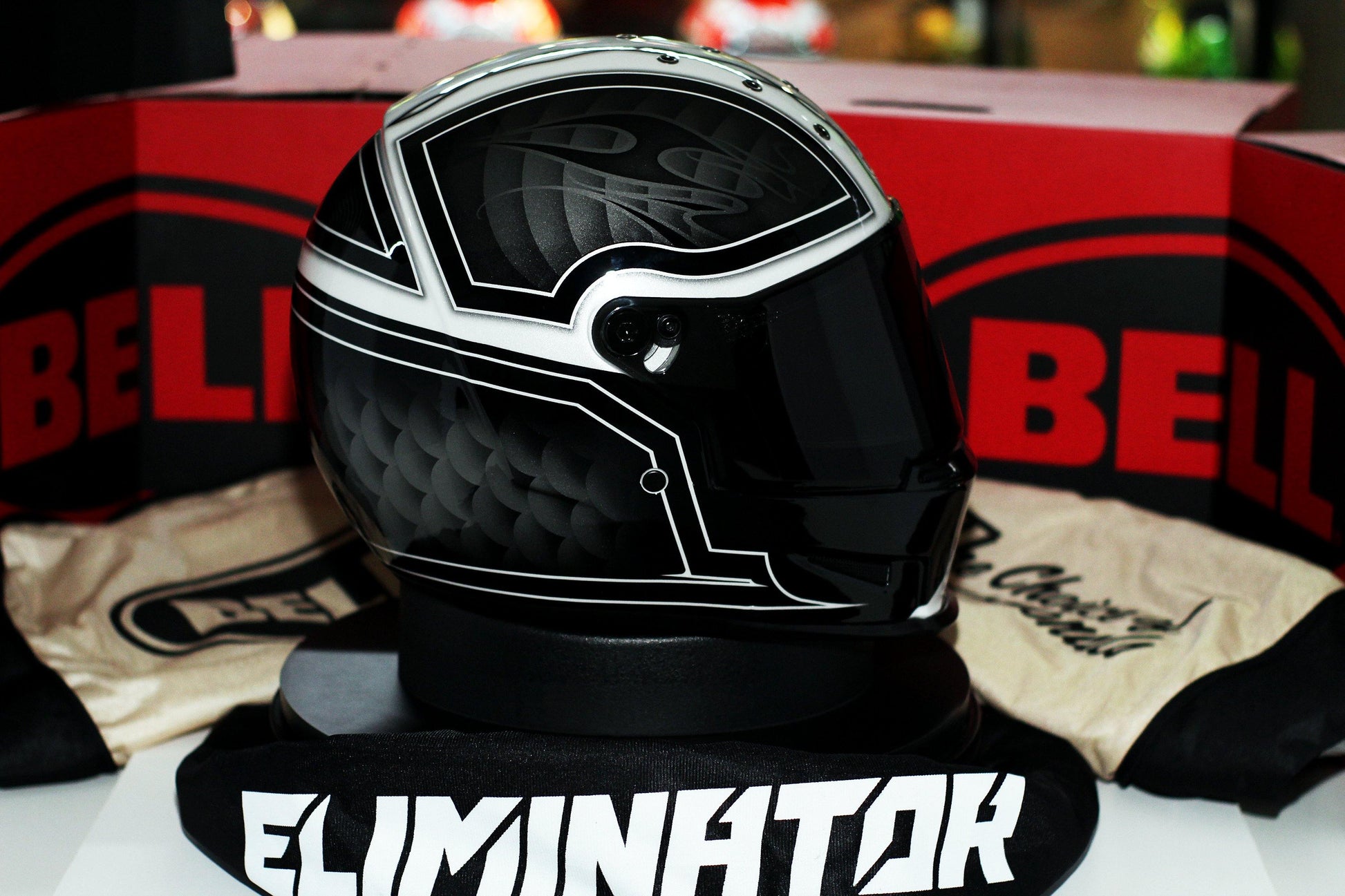 Bell Eliminator (Outlaw Black/White) - Durian Bikers